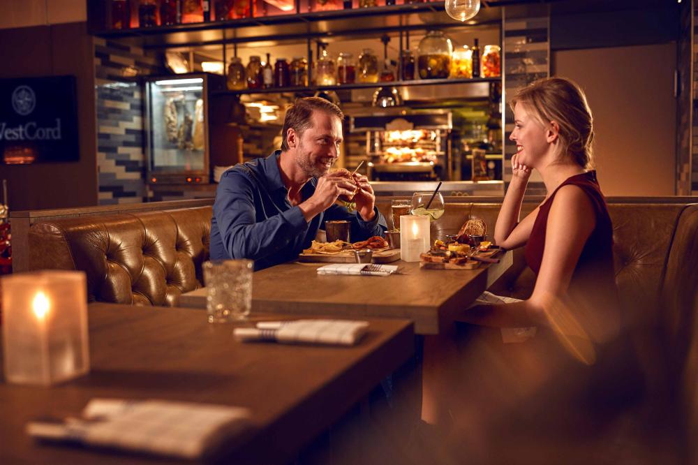 WestCord Hotel De Wadden Vlieland aanbieding ZeeVaert Bar en Rotisserie Model