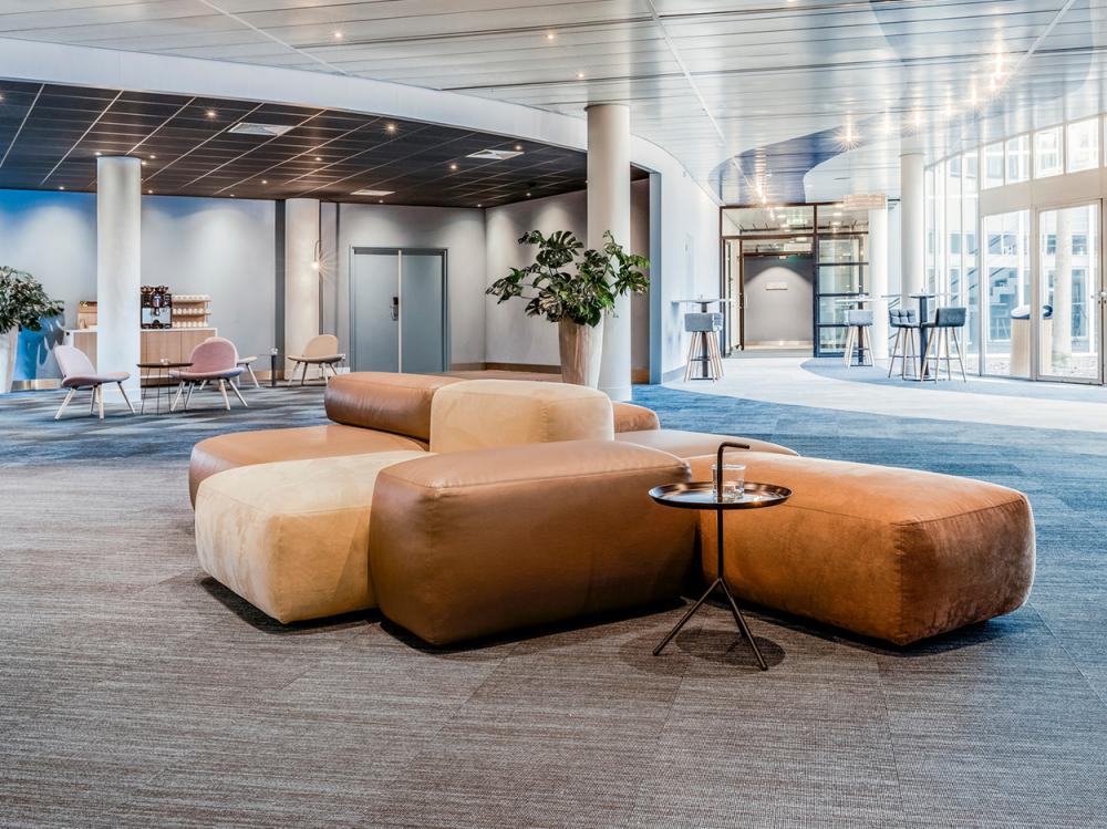 NH Leeuwenhorst Conferencecentre Lobby