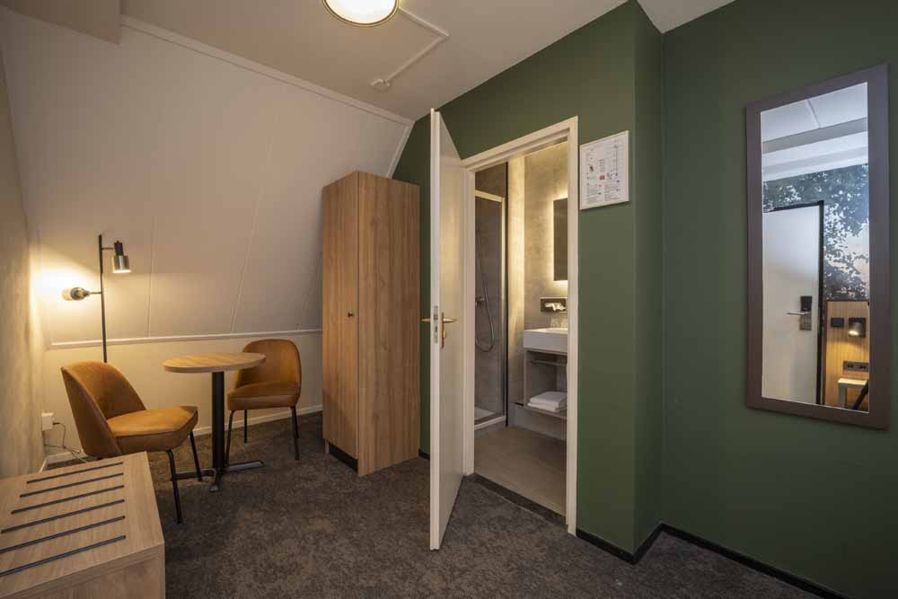 hotelkamer met zitje fletcher hotel rooland arcen