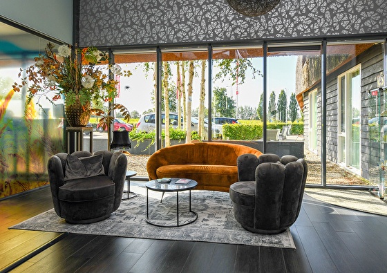 https://www.marrea.nl/upload/heading/hotel-de-roode-schuur-wegdromen-in-een-designkamer-op-de-veluwe-3-daags-560x395_5.jpg