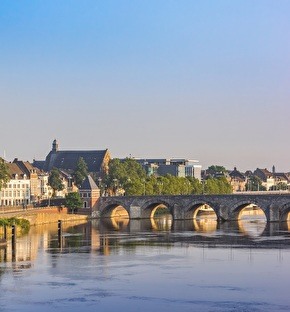 NH Maastricht | Maastricht; sjoenste stad aon de Maos 3-daags 