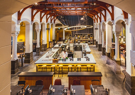 restaurant post-plaza